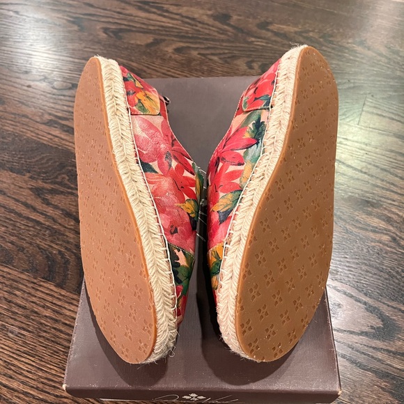 Patricia Nash Eva Spring Colored Shoes - Picture 4 of 6